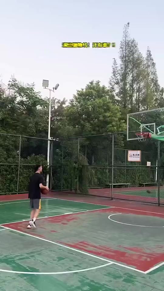 好家伙！这投篮弧度，文班骑着戈贝尔也盖不到啊😂